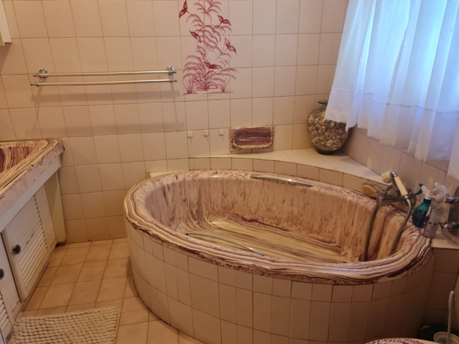 4 Bedroom Property for Sale in Safari Gardens North West